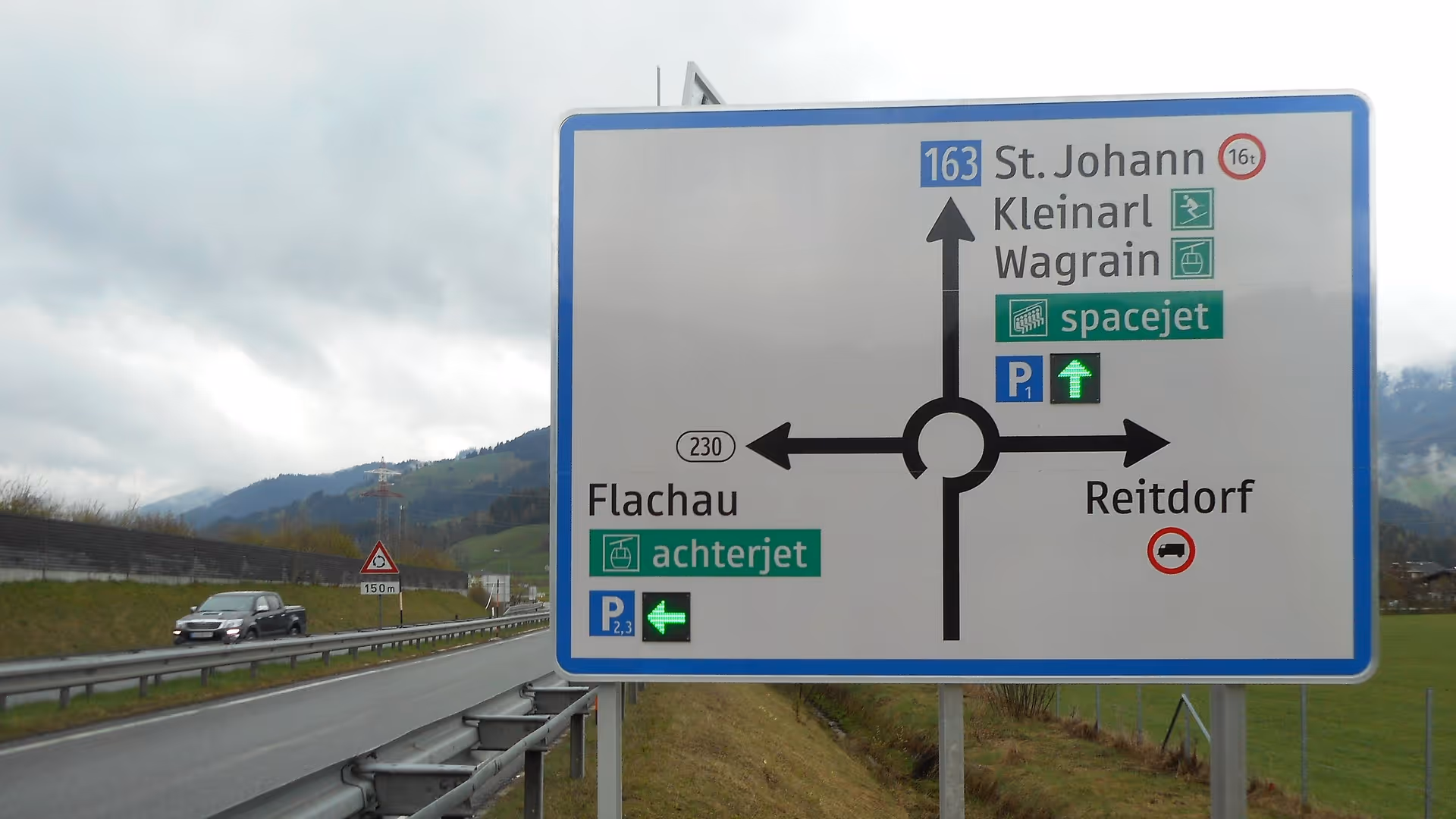 CPS - Control for the status displays (green tick for open) on the parking guidance system in the Snow Space Salzburg ski region, Flachau