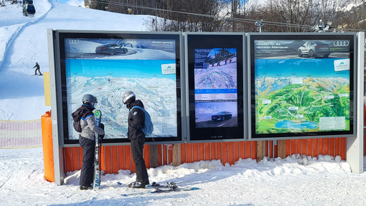 Digital signage Panorama Info System at the valley station of the Zell am See City X Press with Audi advertising