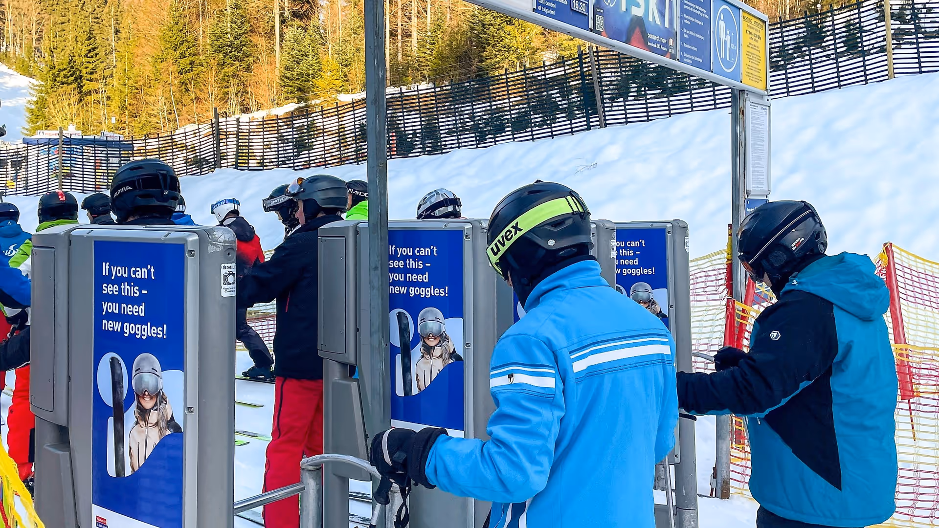 Check Copntrol advertising Intersport ski goggles in the Hochficht ski area