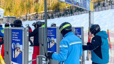 Check Copntrol advertising Intersport ski goggles in the Hochficht ski area