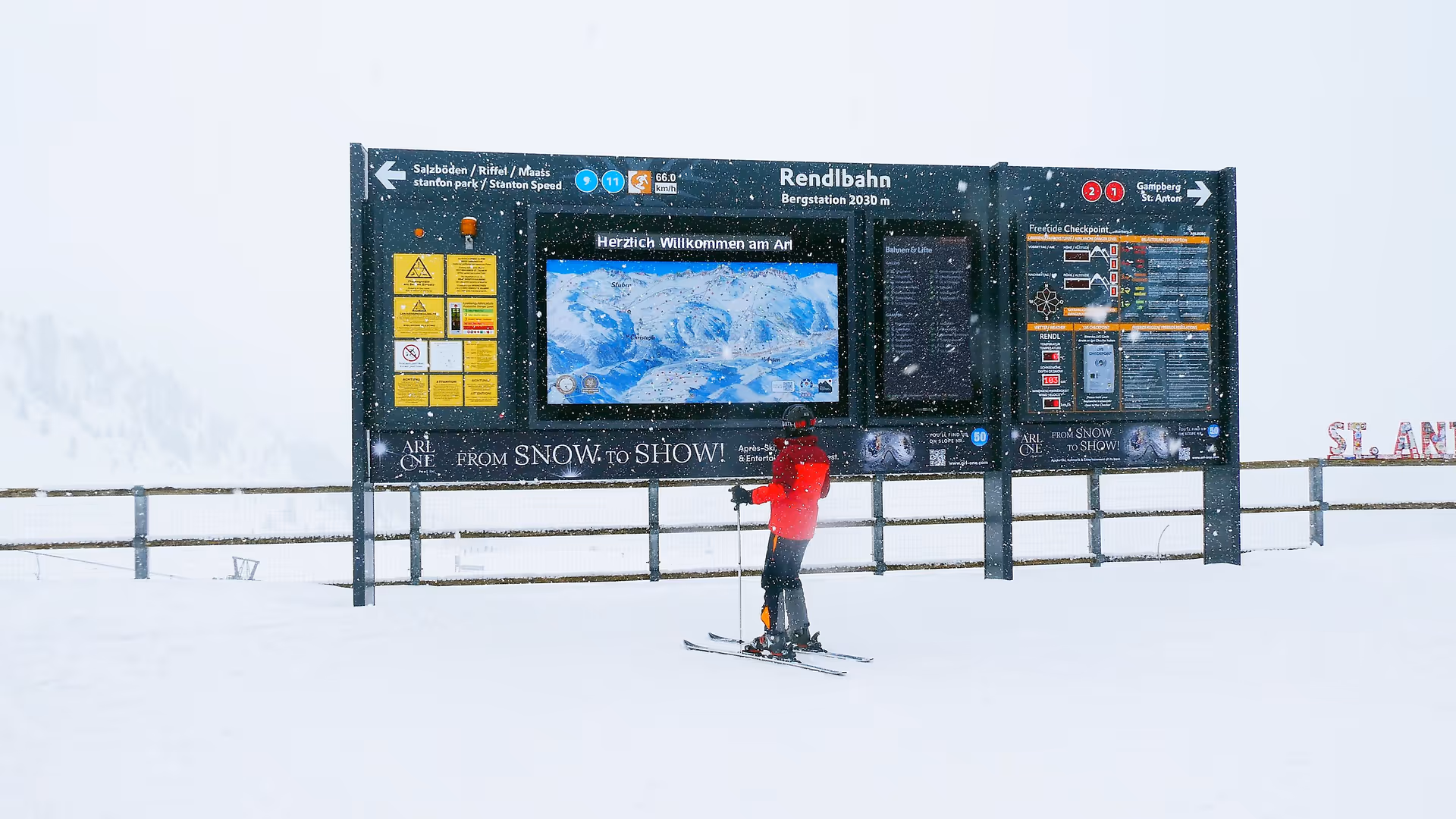 LED-Module auf Panorama-Infoanlage und FreerideCheckpoint (LED-Spots, LED-Laufschrift, Lawinenwarnanzeigen, Statusanzeigen zum Wetter) im Skigebiet Ski Arlberg, St. Anton