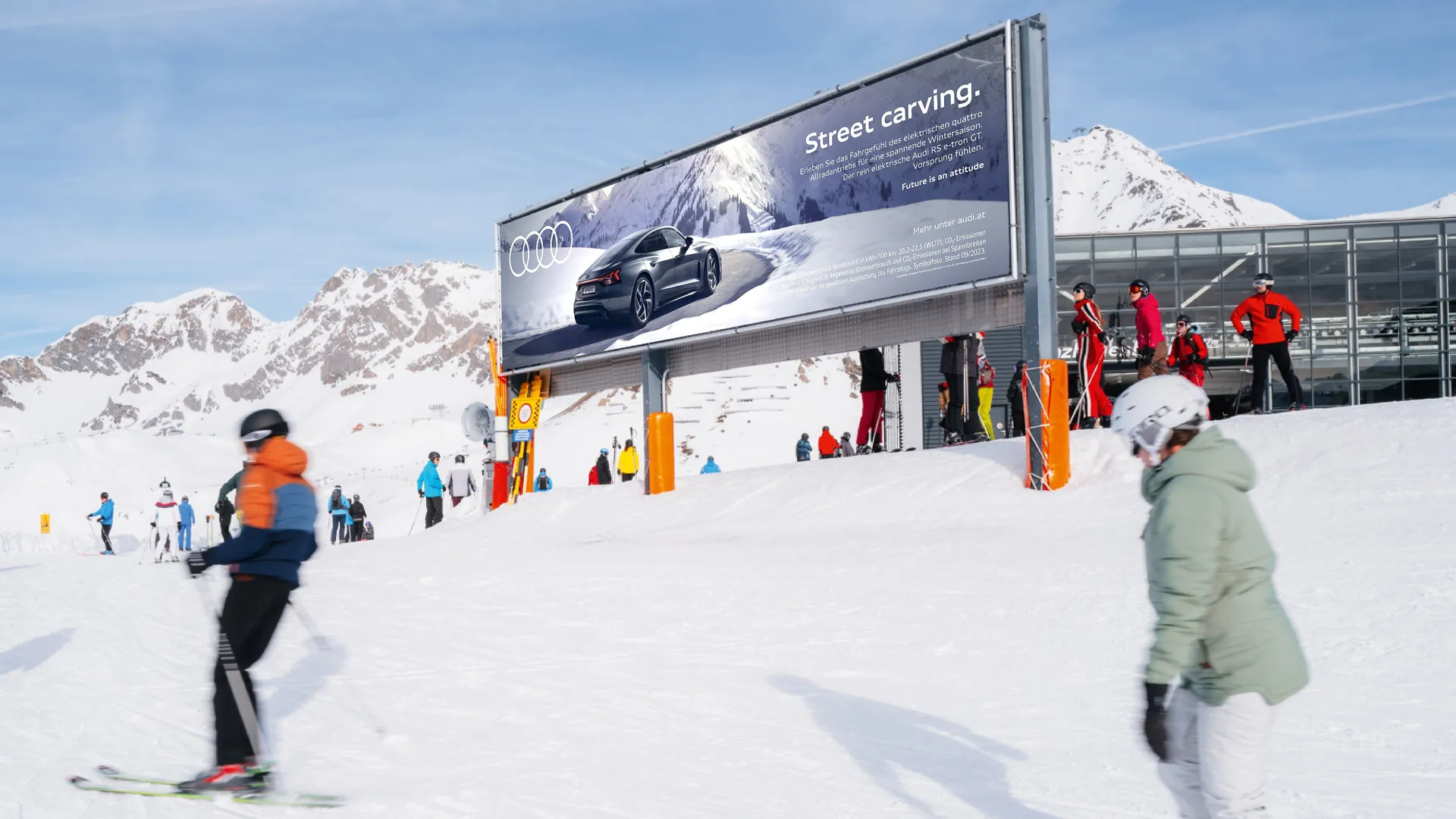 Megaboard Sonderformat mit Audi Sujet am Ski Arlberg, St. Anton