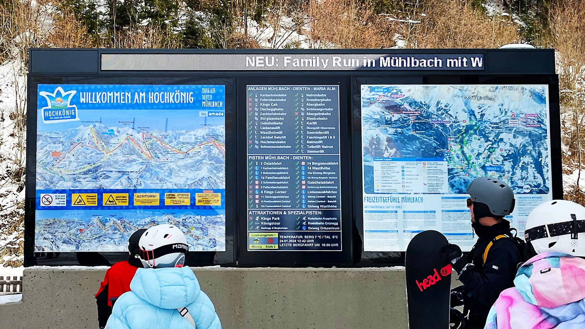 Panorama-Infoanlage mit Winter-und Sommerpanoramakarte, LED-Laufschrift und einem HD Legendenbildschirm im Skigebiet Hochkönig, Mühlbach