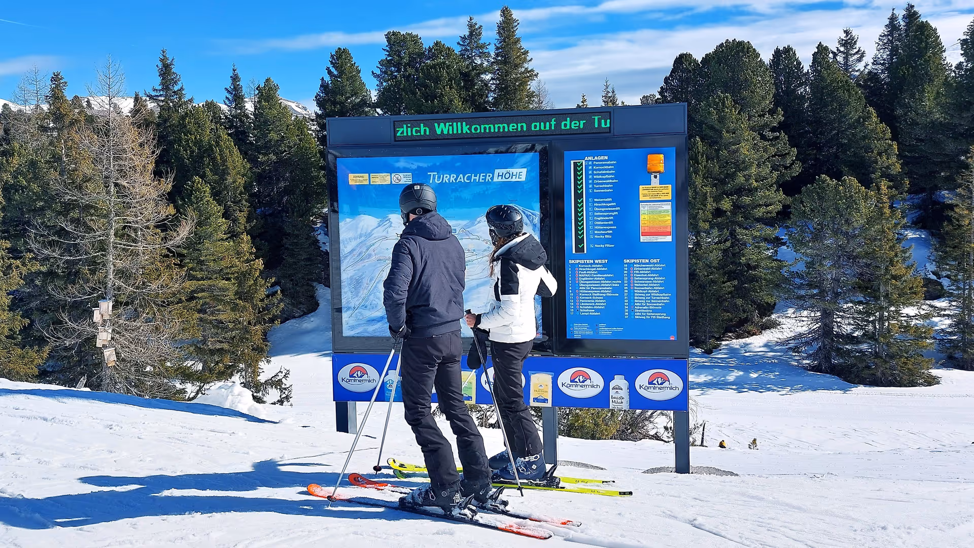 Panorama-Infoanlage mit Werbeleistensujet der Kärnten Milch im Skigebiet Turracher Höhe