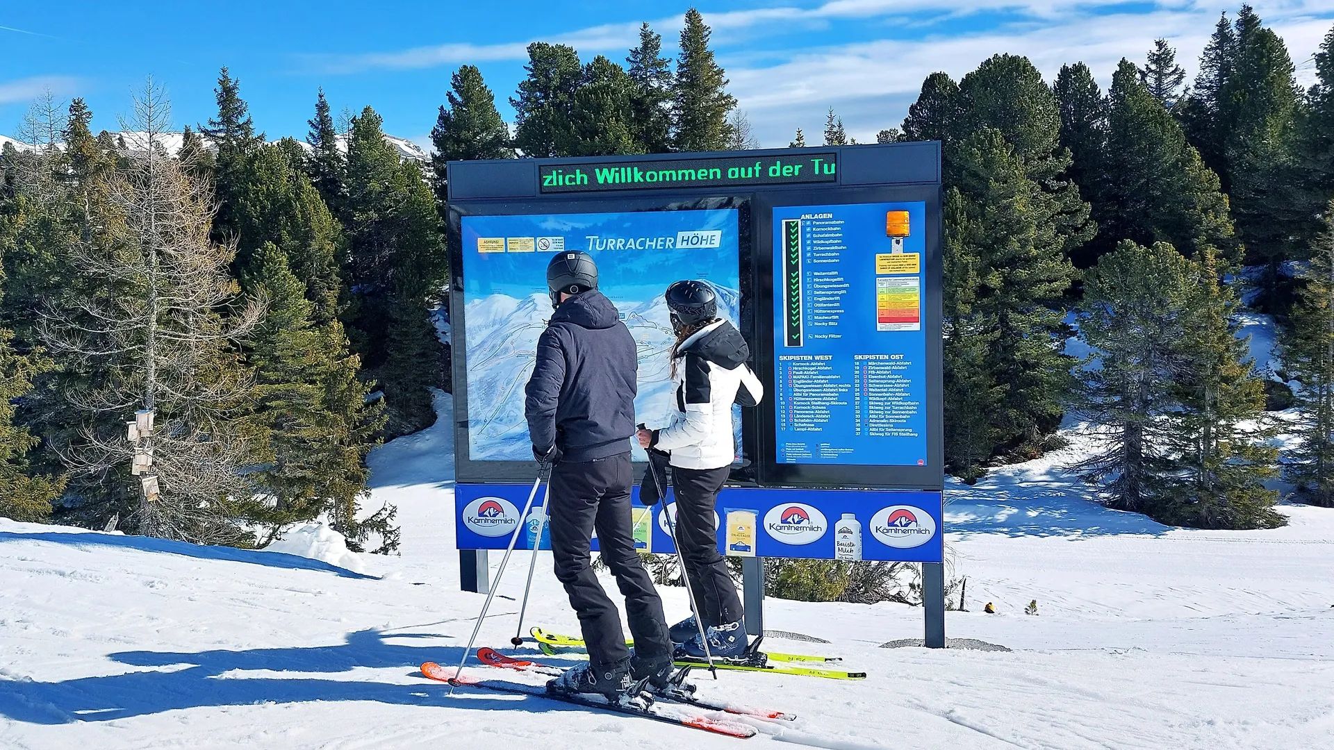 Panorama Info System with Kärnten Milch advertising strip in the Turracher Höhe ski area