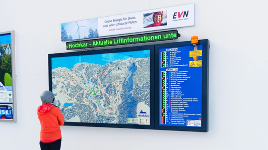 Panorama-Infoanlage mit Winterpanoramakarte, LED-Legende und LED-Laufschrift