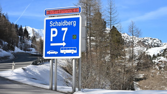 Parking guidance system with LED lettering in the Obertauern ski area