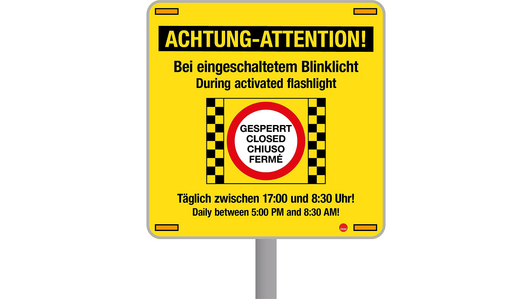 Die sitour Pistensperrtafel mit Sperrsymbol und Sperrzeitraum als allgemeines Warnschild.